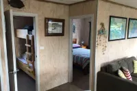 Modern Kiwi Bach, OTP Bach 원 트리 포인트 호텔