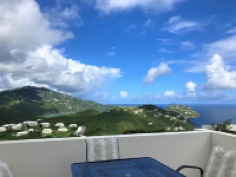 Newly renovated. 2BR 2BA - "A Little Vitamin Sea" with amazing views