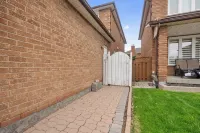 New Private Spacious & Modern Apartment near Square One and Downtown Mississauga