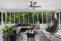 Welcome to the Good Life - with heated hot tub & Wifi and rental cars services