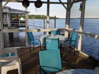 PARADISE FOUND! CATCH FISH OR CRABS FROM PRIVATE DOCK, OR JUST RELAX