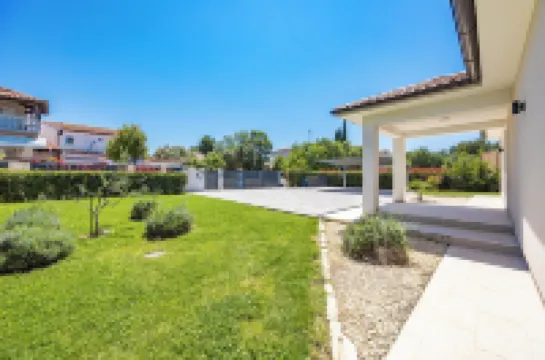 New villa Maris with private pool just 500m from beach