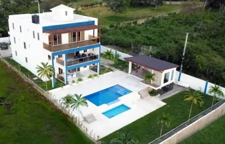 Luxury BeachFront Villa with Private pool and Ocean View!