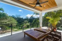 Playa Pelada/N. Guiones Luxury home, 5 min. Walk to Beach and Restaurants