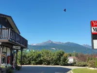 Yellowhead Motel Hotels in Valemount
