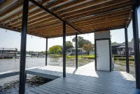 Lakefront Cabin: Fishing, Free Kayak, Jetski, Dock, Swimming, Hot Tub, BBQ,