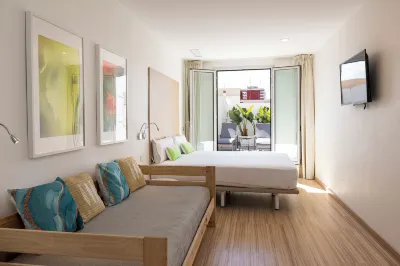 SmartRoom Barcelona Hotels near El Poble Espanyol