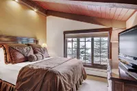 Rustic Mountain View 2Bedroom Condo- Lodge at Vail
