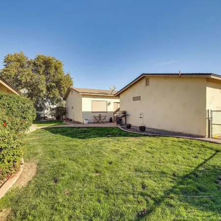 Near Golfing and Green Spaces Florence Family Home!