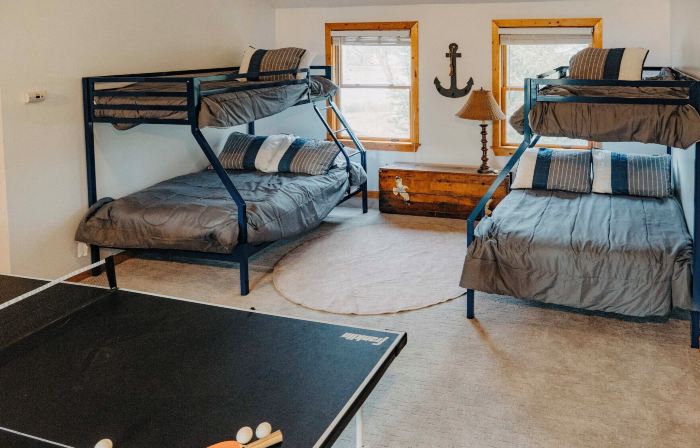 Lakefront Getaway w/ Fire Pit in Akron