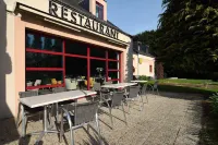 Logis Hôtel Restaurant les Fontaines Hotels in Guingamp