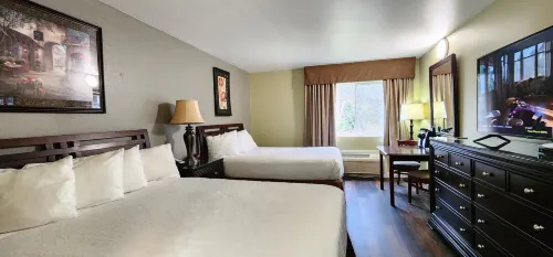 Crest Trail Lodge - parking