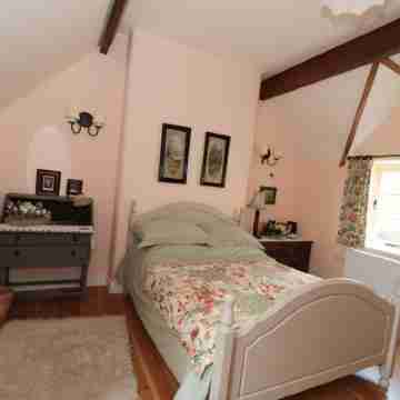 Just A Cottage, Newlands Farm Rooms