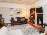 Tirallen Hotels in Llandovery