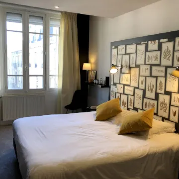 Hôtel le Cobh Отели в г. Плоэрмель