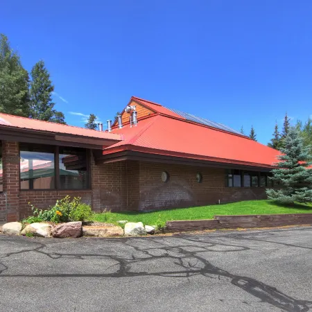 732b Meadow Creek 2 Bedroom Townhouse by RedAwning