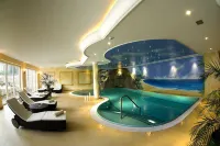 Domaine de la Forêt Hotels in Леннінген