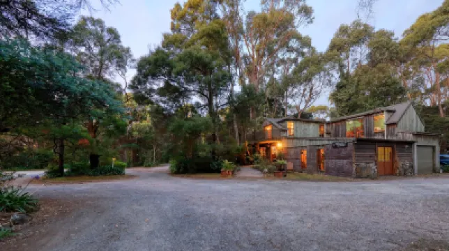 Crayfish Creek Van & Cabin Park Hotels in 