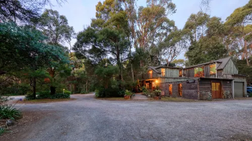 Crayfish Creek Van & Cabin Park