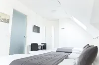 Hotel de la Bourse Hotels near Vidhof Square