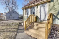 3 Mi to Hard Rock Casino: Charming Home in Gary!