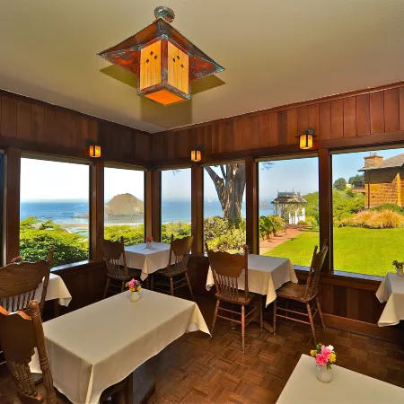 Elk Cove Inn & Spa