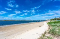 Royal Pacific Resort Hotels in Biggera Waters