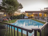 Logis Hotel Restaurant Uzès Pont du Gard - Pools