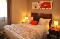 Auberge du Marchand Hotels in Carleton-sur-mer