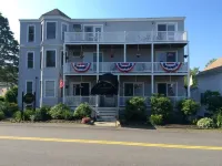 Lynwood Inn - Balcony