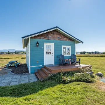 Juan de Fuca Waterfront Hotel & Cottages