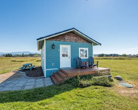 Juan de Fuca Waterfront Hotel & Cottages Hotels in Sequim