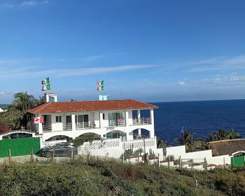 Hotel Luz de Mar ' Right on the Beach Hotel di San Pedro Pochutla