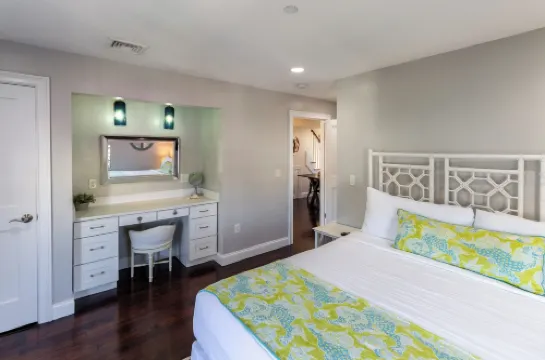 The Newport Lofts - 617 Thames Street