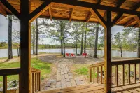 Broken Bow Cabin w/ Hot Tub & Fishing on-Site! - 3-Star