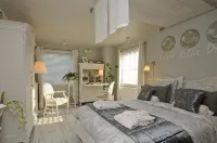 B&B de Valkenhorst Hôtels à : Lelystad
