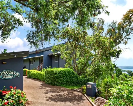 Blue Water Views 16 - 3 Bedroom Penthouse with Ocean Views Hotels in Hamilton Island