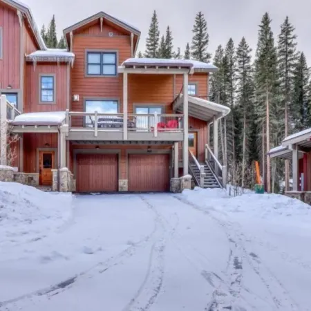The Alders Townhomes in East Keystone - Luxury 3 Bedroom Den