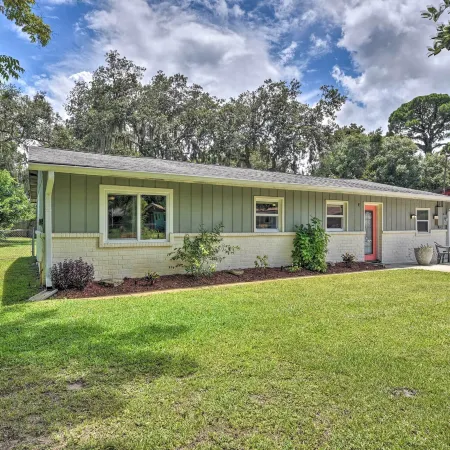Near Beaches and Speedway! Dog-Friendly Hidden Gem