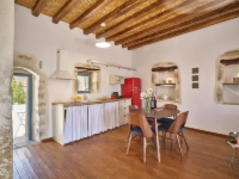 Kambos House