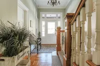 The Bons Amis Suite Hotels in Staunton