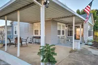 Modern Florence Getaway w/ Patio & Grill! - parking