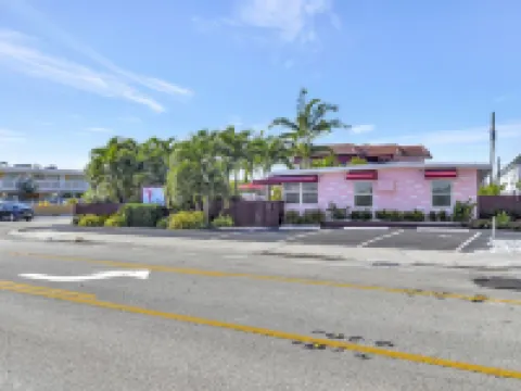 ซีฮอร์ส เกสท์เฮาส์ โรงแรมในปอมปาโนบีช