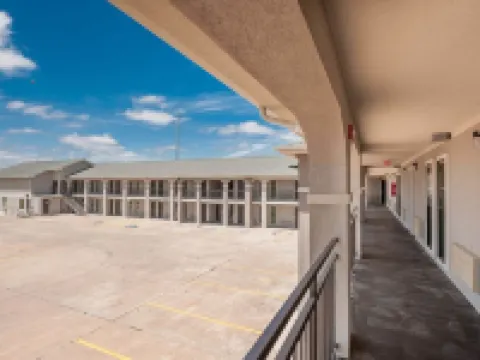 Stratford House Inn Hotels in Oklahoma County