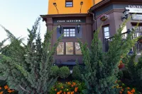 Hamilton's Bed & Breakfast (Хэмильтонс)
