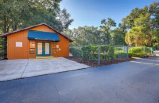 Gainesville Townhome w/ Patio ~ 3 Mi to UF!