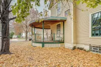 Eau Claire Retreat Close to Campus and Dtwn! - Homestays