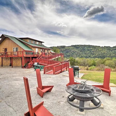 Mountain View Escape - 1 Mile to White River!