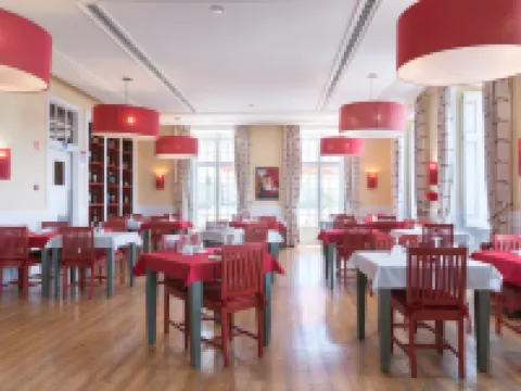 カサ ド メディコ デ サン ラファエル シネスのホテル