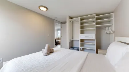 Ocean View and Spacious Deck - Charming Seaside Escape Отели в г. Олд-Орчард-Бич